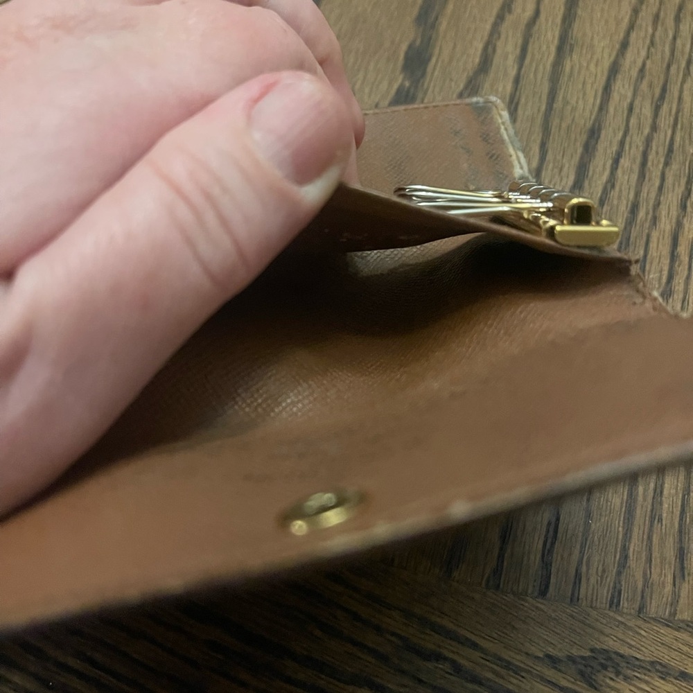 Louis Vuitton Brown Monogram Key Holder - Picture 8 of 10